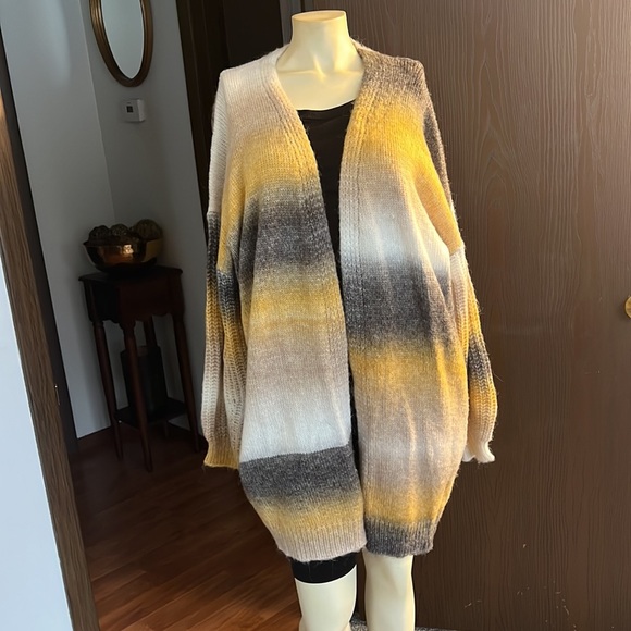 Ombré Drop Shoulder Cardigan!!🍍🍍🍍 - Picture 2 of 7